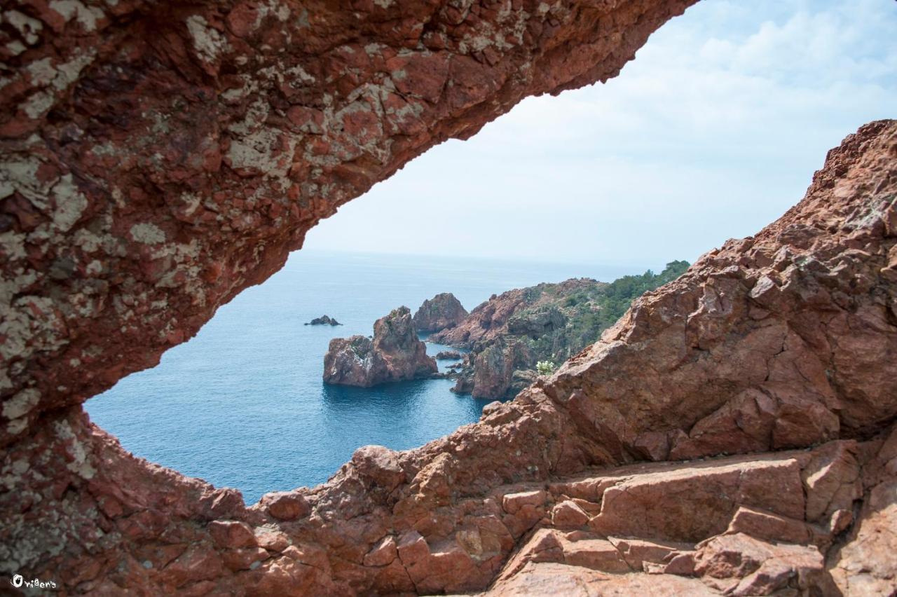 Saint-RaphaëlLa Garriniere住宿加早餐旅馆 外观 照片